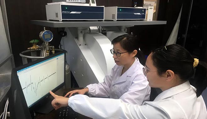 Universidade de Chongqing lança serviços de análise usando espectroscopia CIQTEK EPR200-Plus